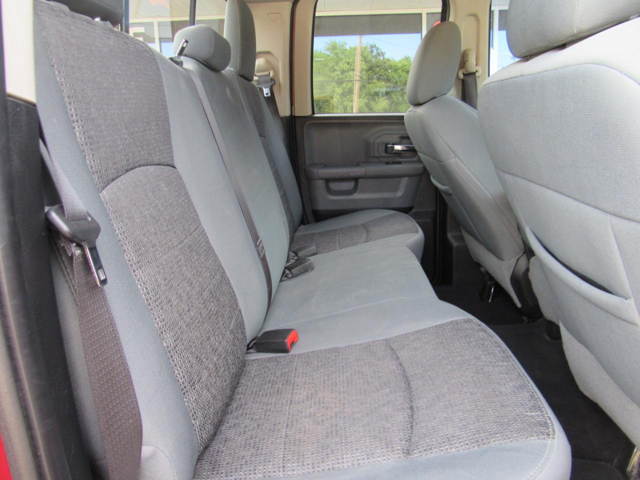 RAM 1500 Big Horn Quad Cab 4WD 2015