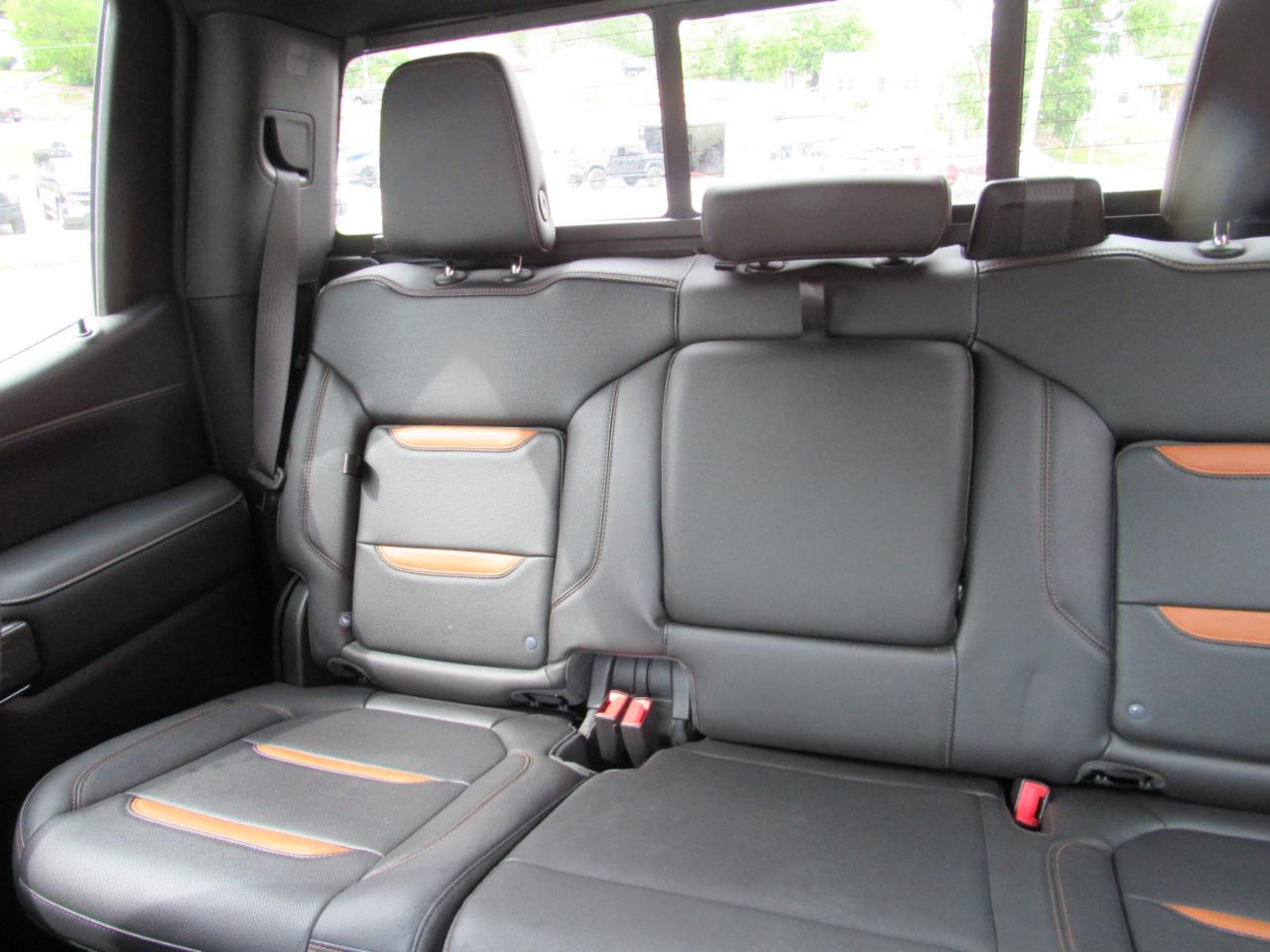 GMC Sierra 1500 AT4 Crew Cab 4WD 2020