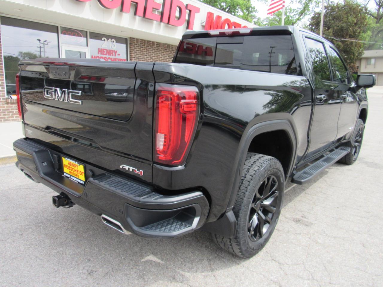 GMC Sierra 1500 AT4 Crew Cab 4WD 2020