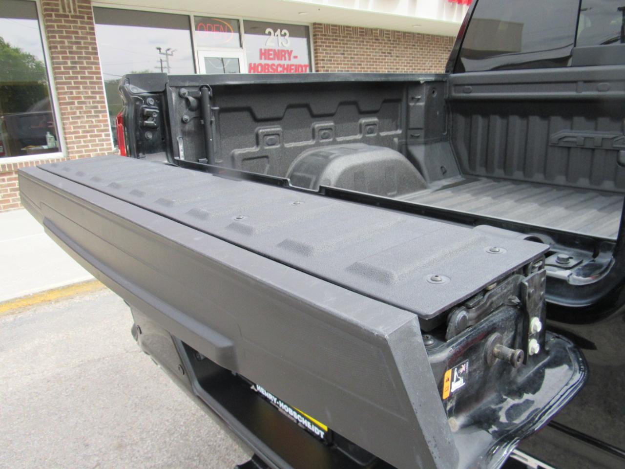 GMC Sierra 1500 AT4 Crew Cab 4WD 2020