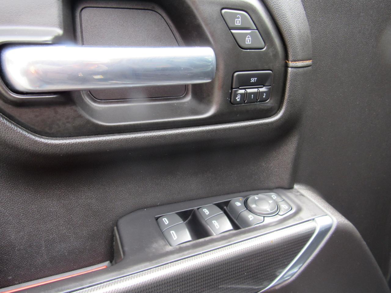 GMC Sierra 1500 AT4 Crew Cab 4WD 2020