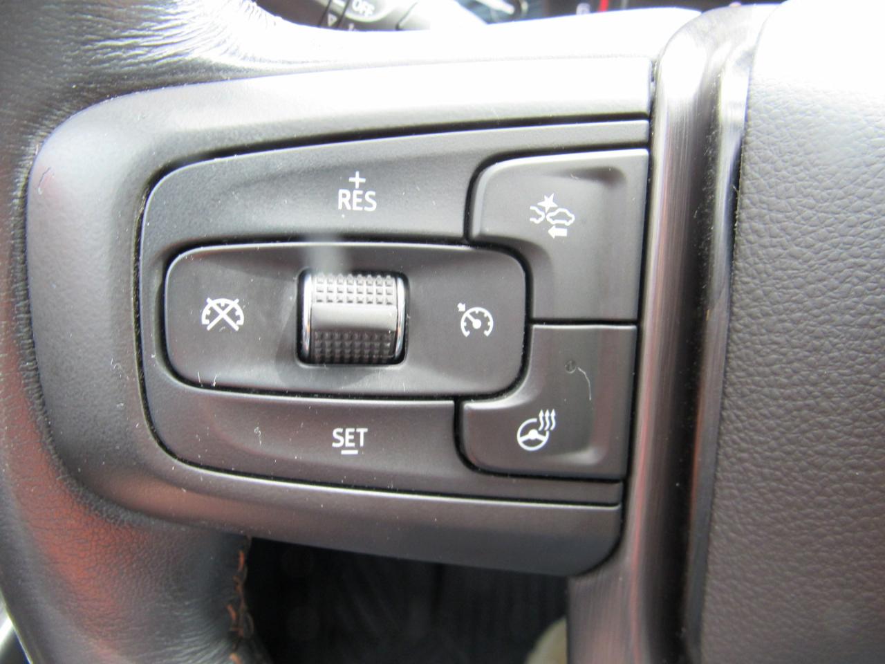 GMC Sierra 1500 AT4 Crew Cab 4WD 2020
