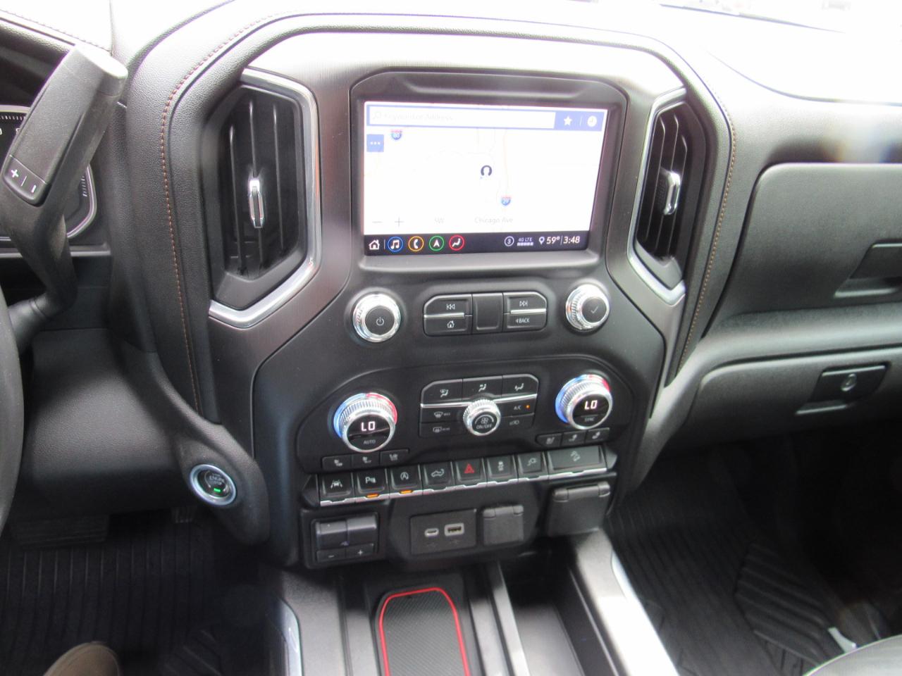 GMC Sierra 1500 AT4 Crew Cab 4WD 2020