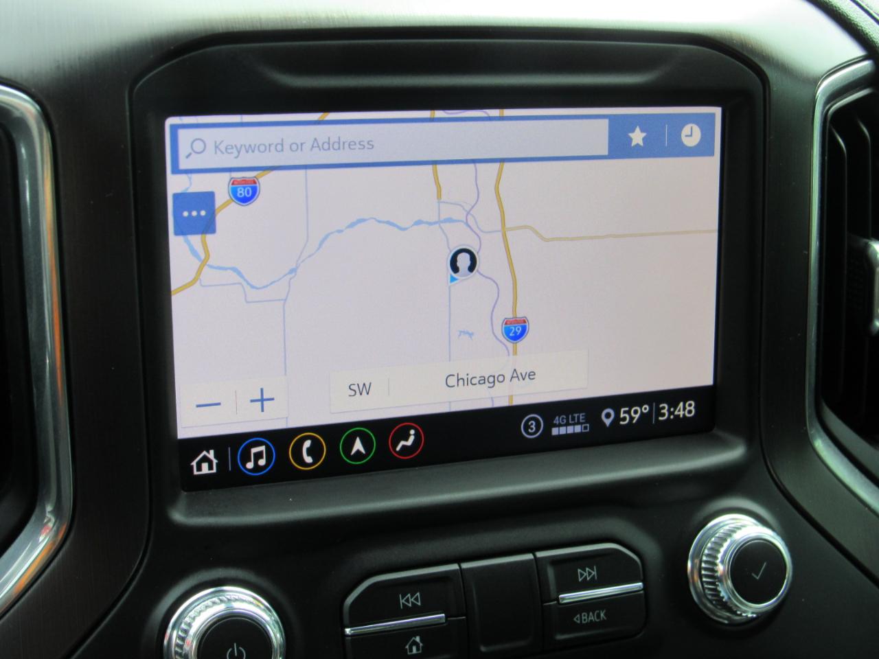 GMC Sierra 1500 AT4 Crew Cab 4WD 2020