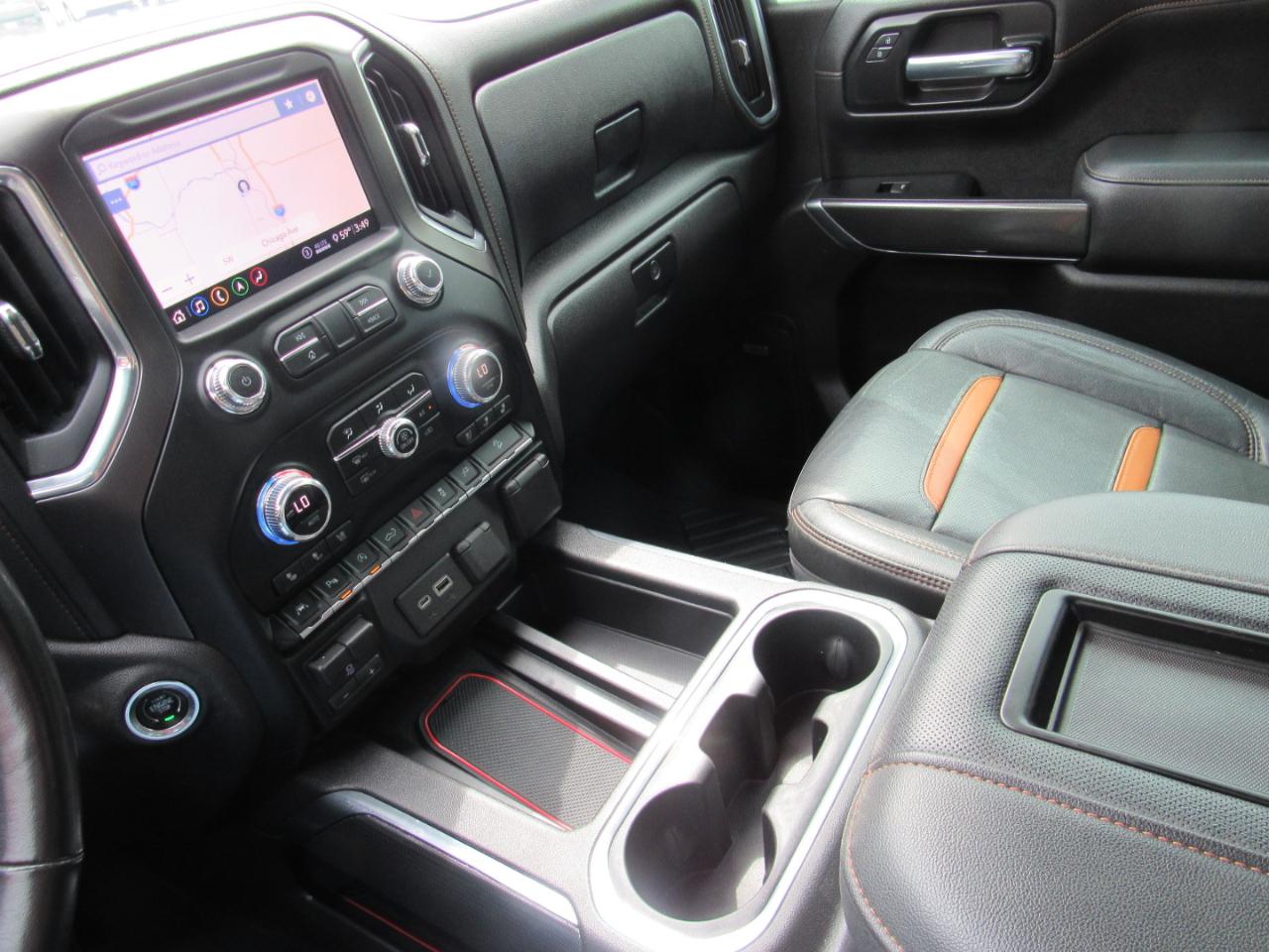 GMC Sierra 1500 AT4 Crew Cab 4WD 2020