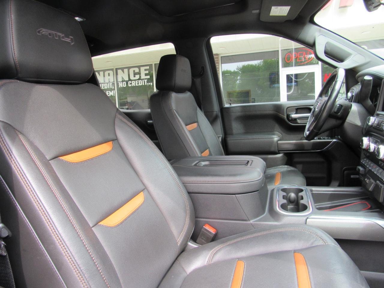 GMC Sierra 1500 AT4 Crew Cab 4WD 2020