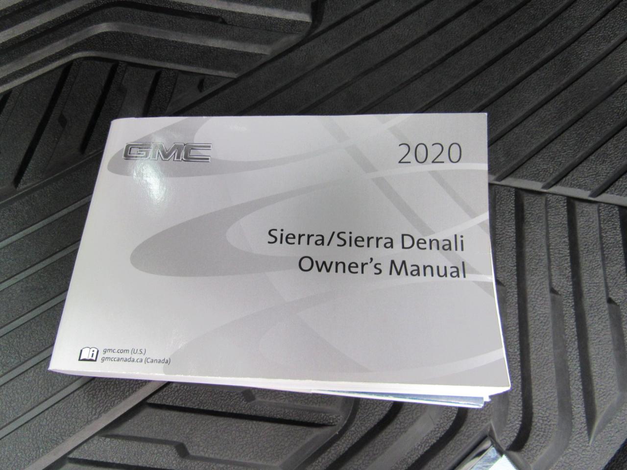 GMC Sierra 1500 AT4 Crew Cab 4WD 2020