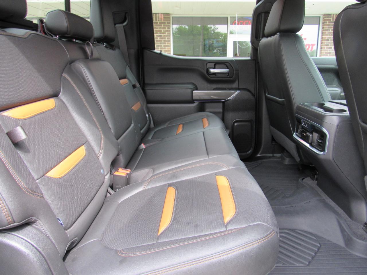 GMC Sierra 1500 AT4 Crew Cab 4WD 2020