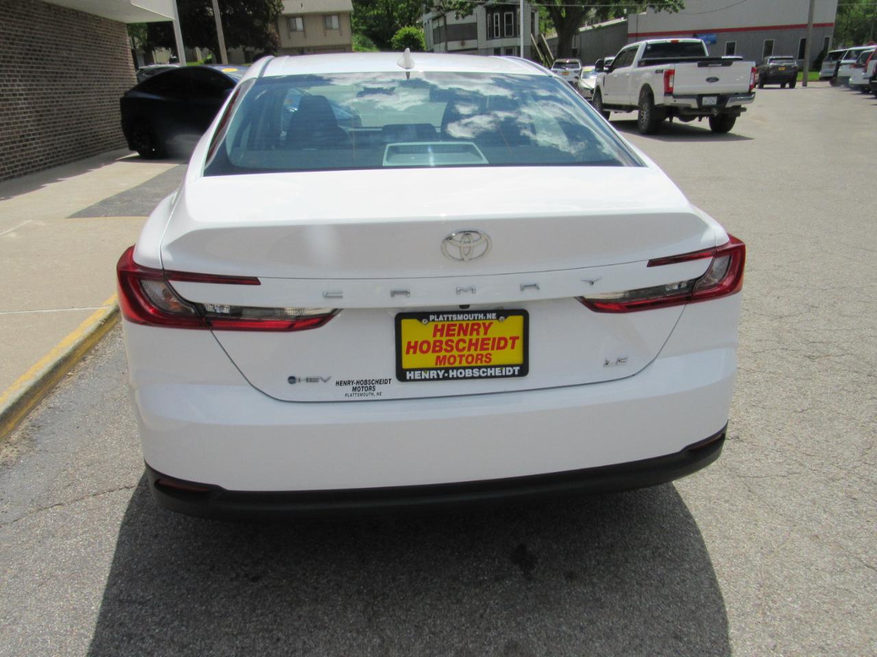 Toyota Camry LE (Natl) 2026