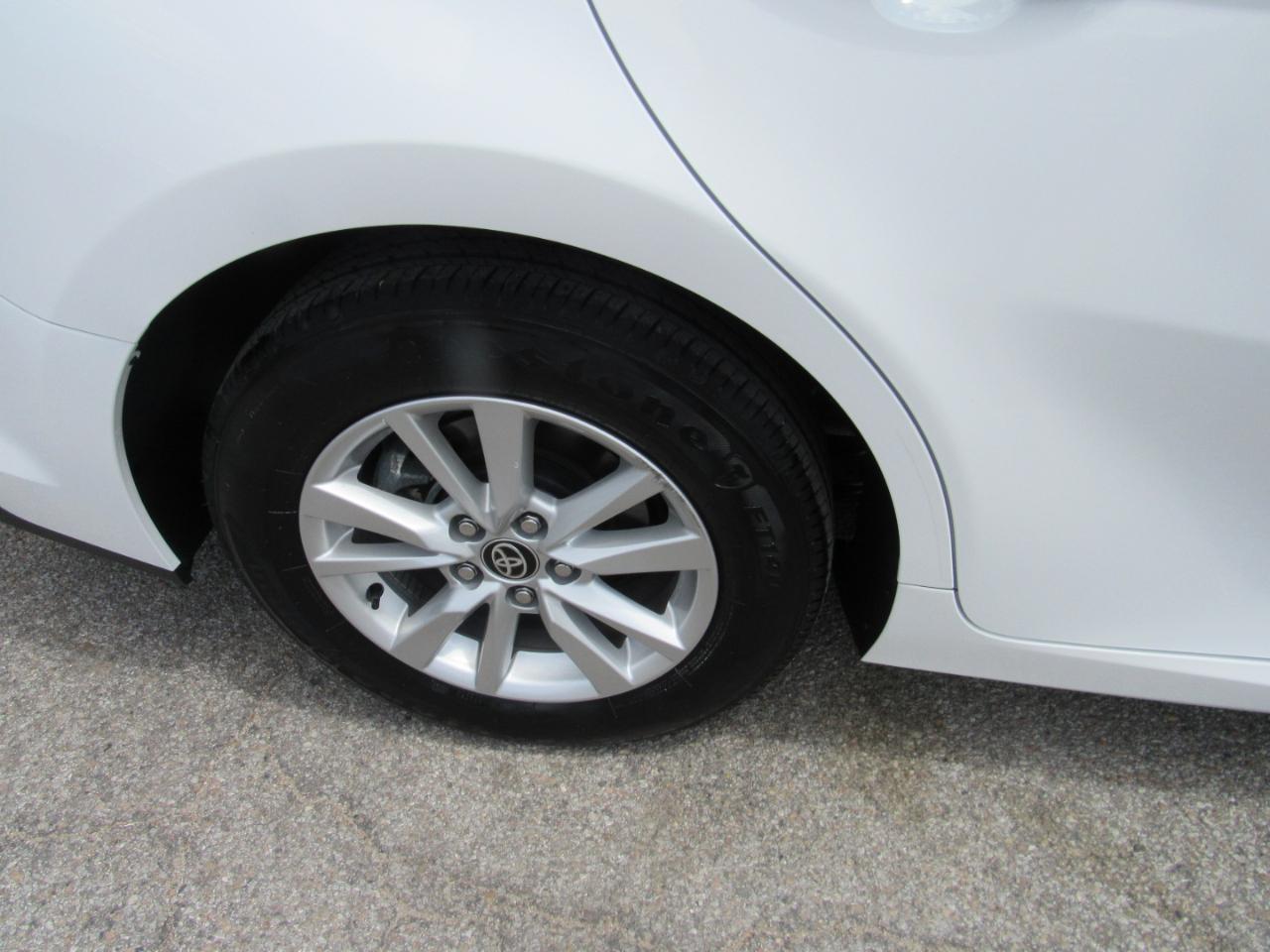 Toyota Camry LE (Natl) 2026