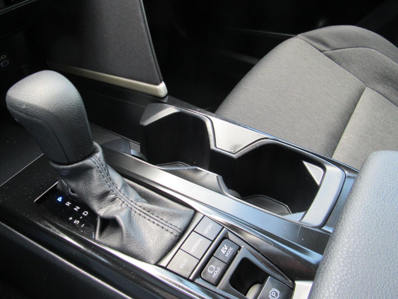 Toyota Camry LE (Natl) 2026