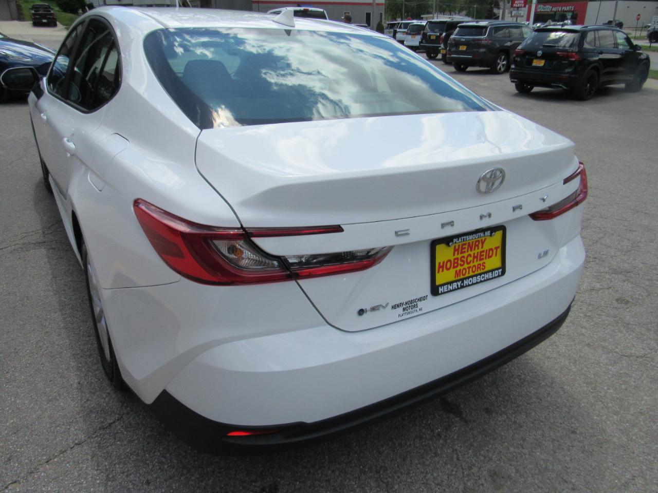 Toyota Camry LE (Natl) 2026