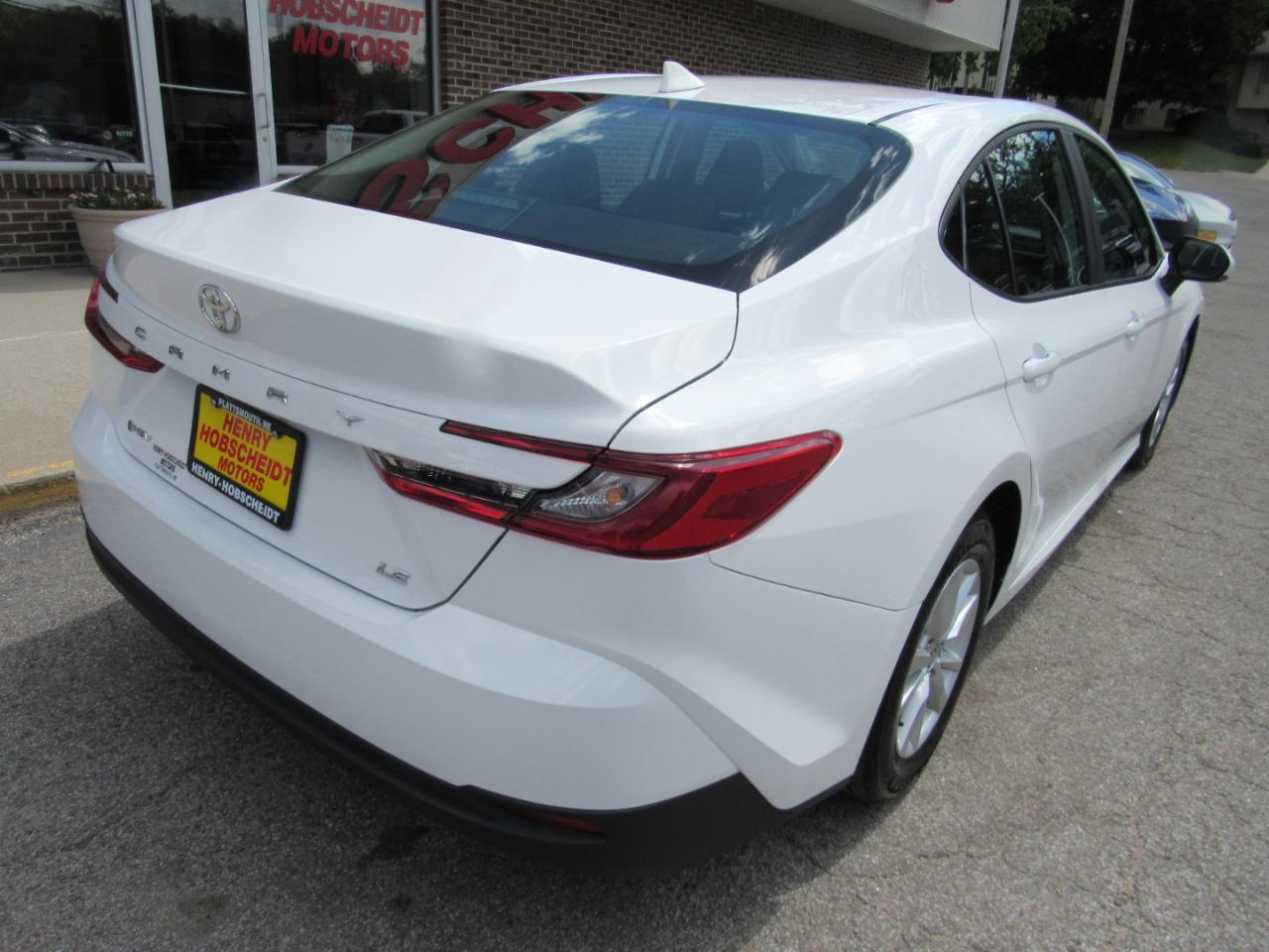 Toyota Camry LE (Natl) 2026