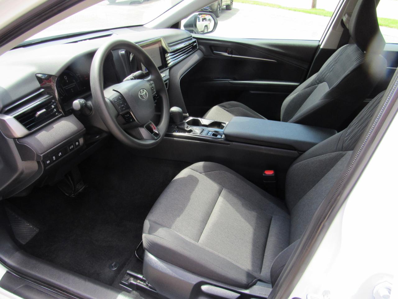 Toyota Camry LE (Natl) 2026