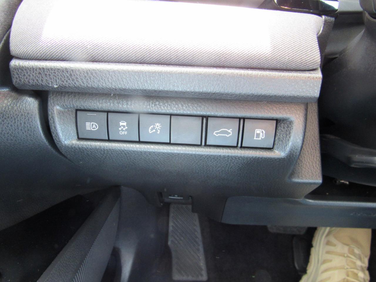 Toyota Camry LE (Natl) 2026