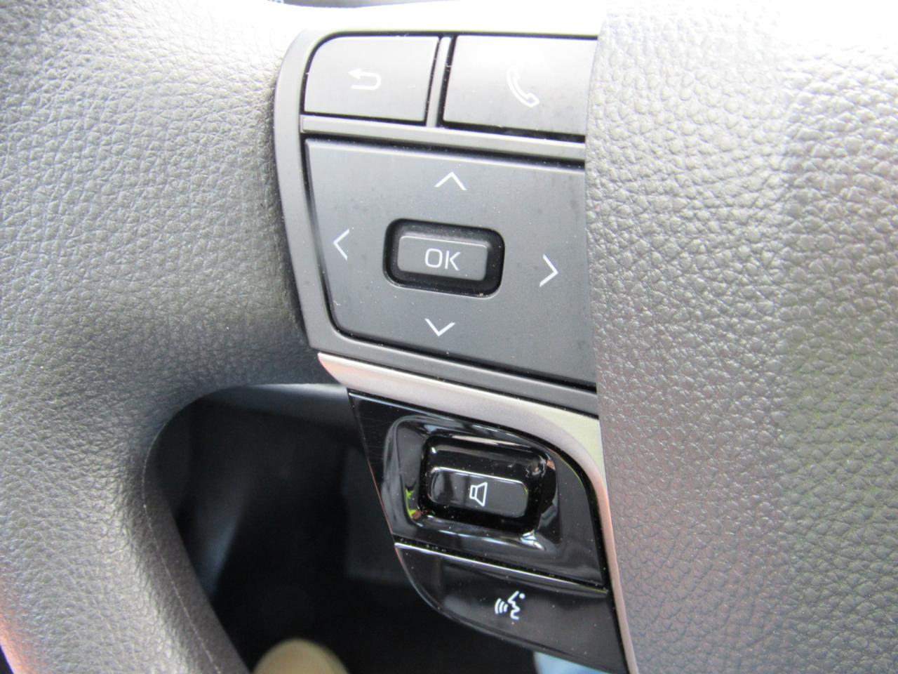 Toyota Camry LE (Natl) 2026