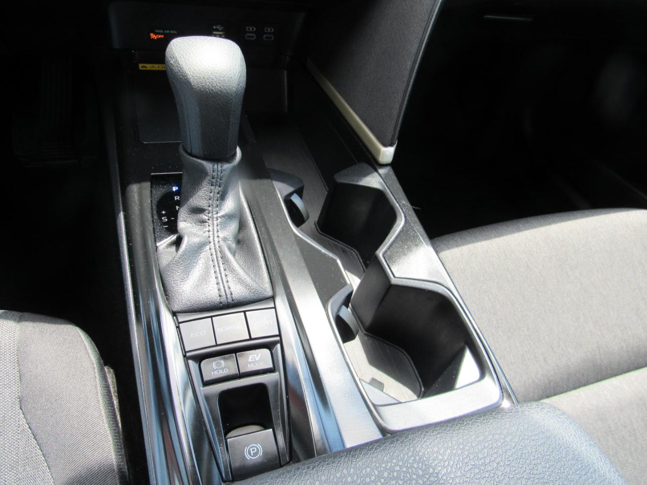 Toyota Camry LE (Natl) 2026