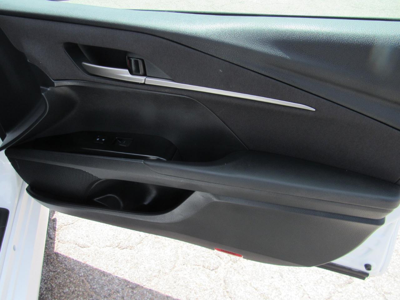Toyota Camry LE (Natl) 2026
