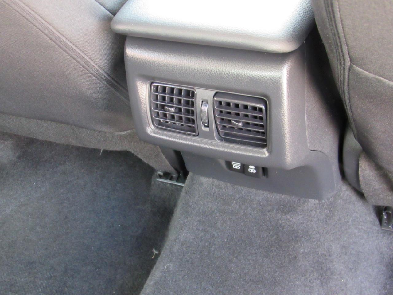 Toyota Camry LE (Natl) 2026