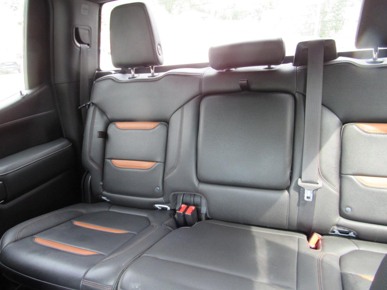 GMC Sierra 1500 AT4 Crew Cab 4WD 2021