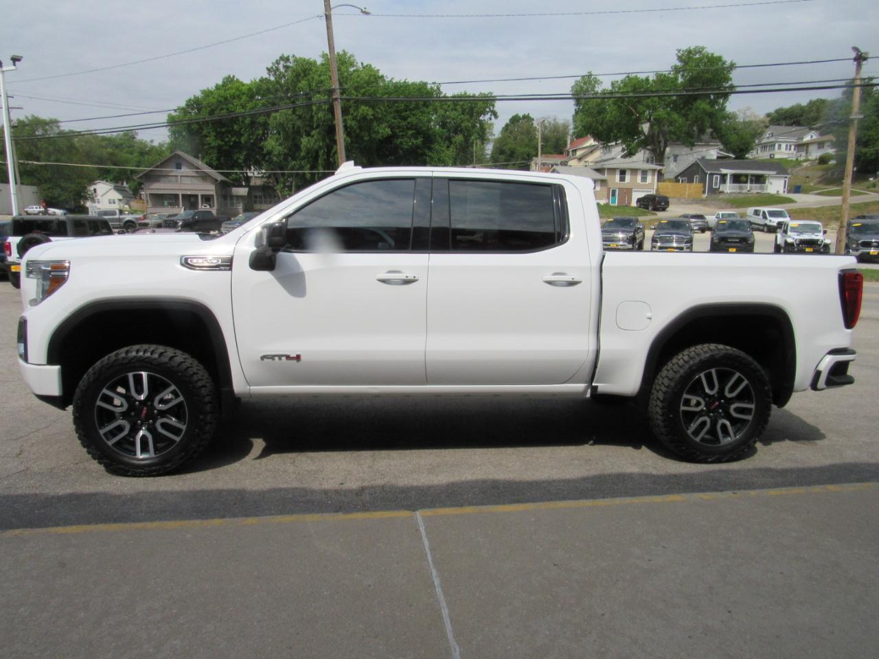 GMC Sierra 1500 AT4 Crew Cab 4WD 2021