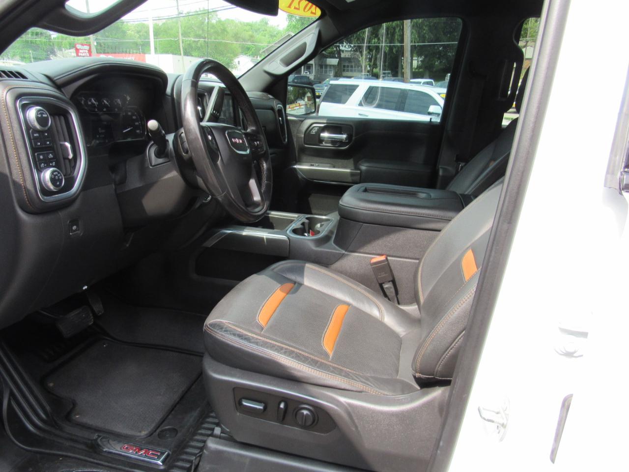 GMC Sierra 1500 AT4 Crew Cab 4WD 2021