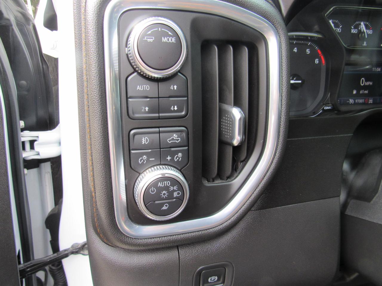 GMC Sierra 1500 AT4 Crew Cab 4WD 2021