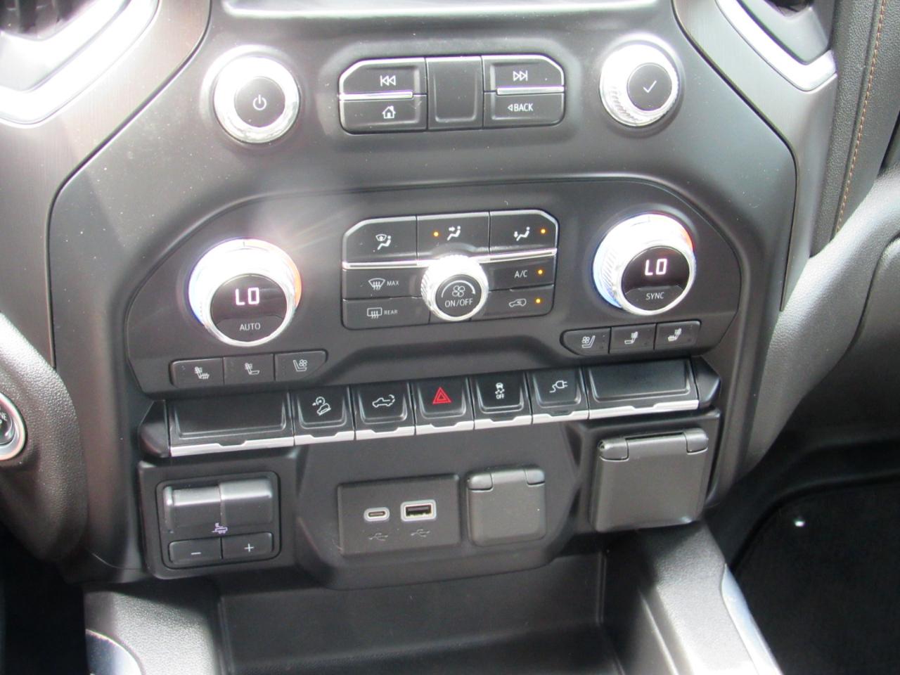 GMC Sierra 1500 AT4 Crew Cab 4WD 2021