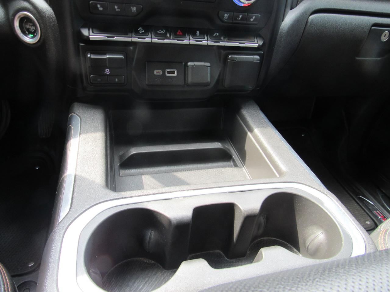 GMC Sierra 1500 AT4 Crew Cab 4WD 2021