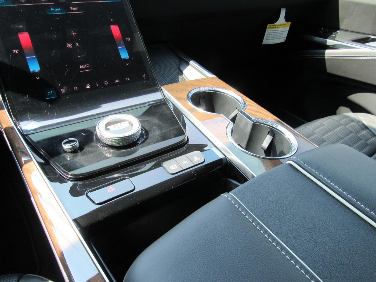 Cadillac Escalade Sport Platinum AWD 2026