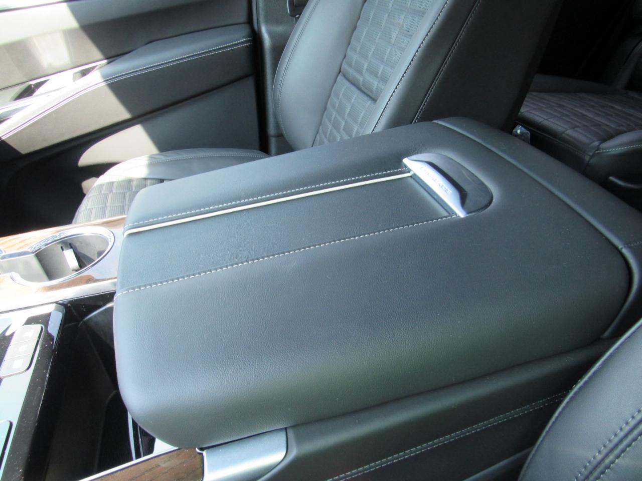 Cadillac Escalade Sport Platinum AWD 2026
