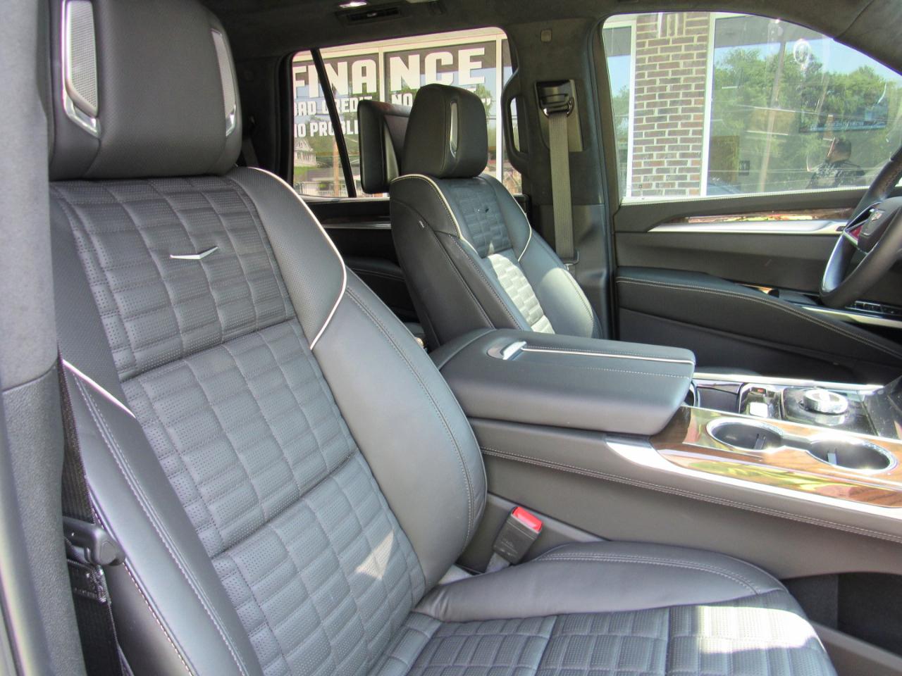 Cadillac Escalade Sport Platinum AWD 2026
