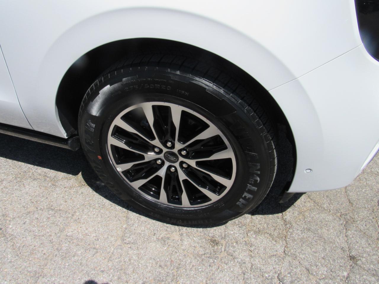 Ford Expedition Max Platinum 4x4 2025