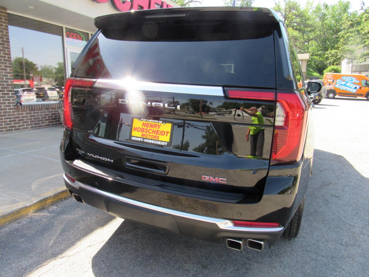 GMC Yukon XL Denali 4WD 2025