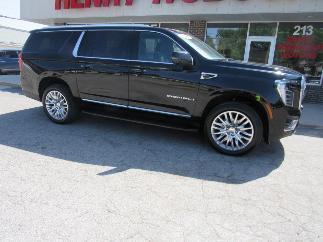 GMC Yukon XL Denali 4WD 2025