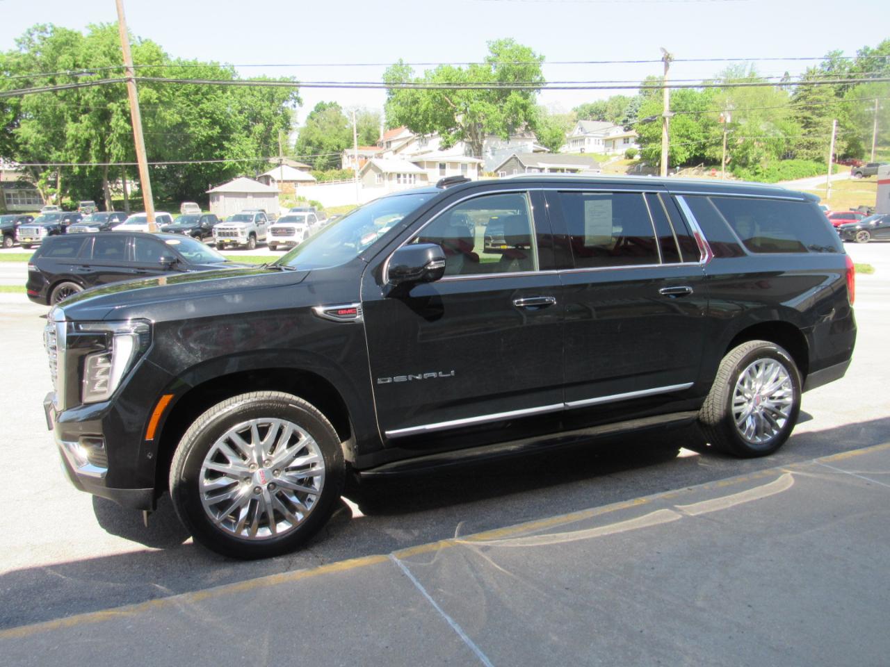 GMC Yukon XL Denali 4WD 2025