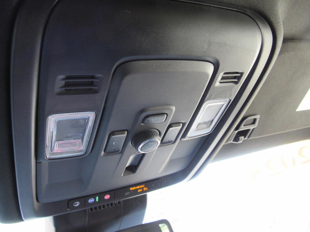 GMC Yukon XL Denali 4WD 2025