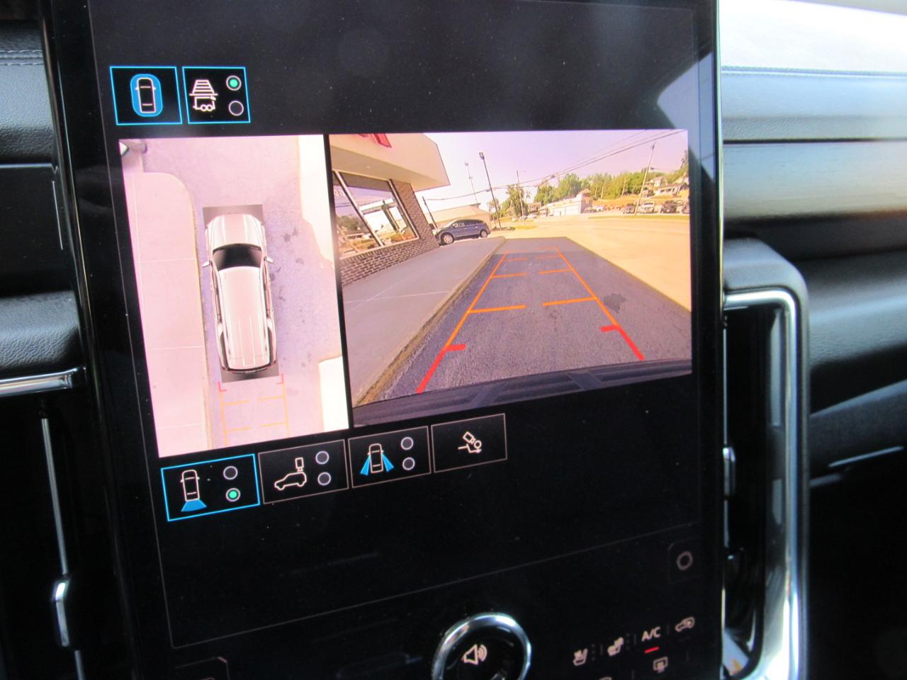 GMC Yukon XL Denali 4WD 2025