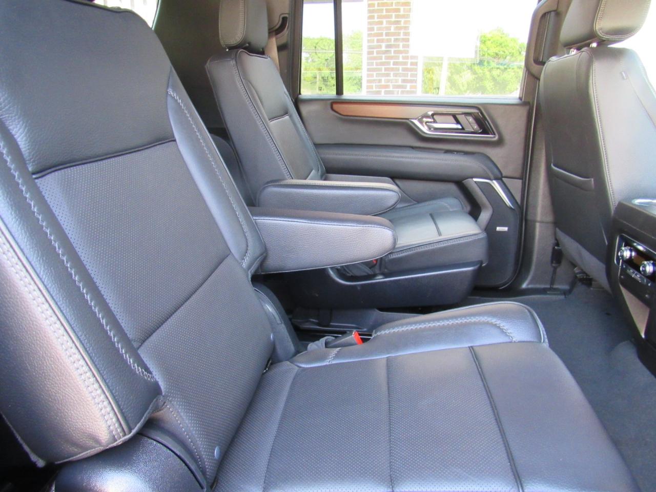 GMC Yukon XL Denali 4WD 2025