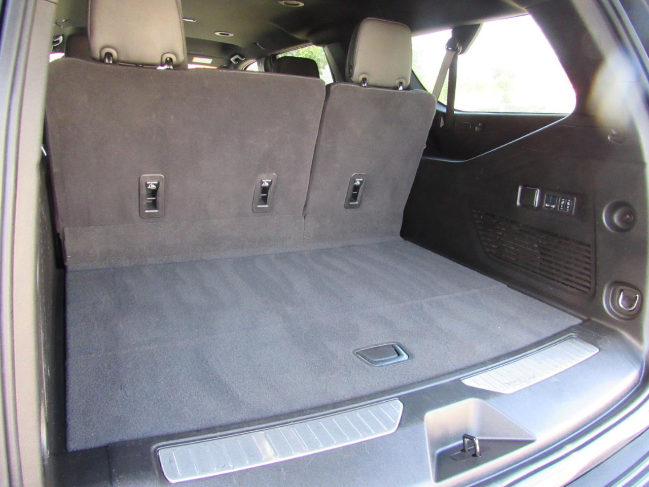 GMC Yukon XL Denali 4WD 2025
