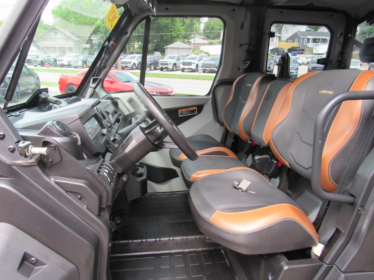 Can-Am Defender Limited Cab HD10  2021