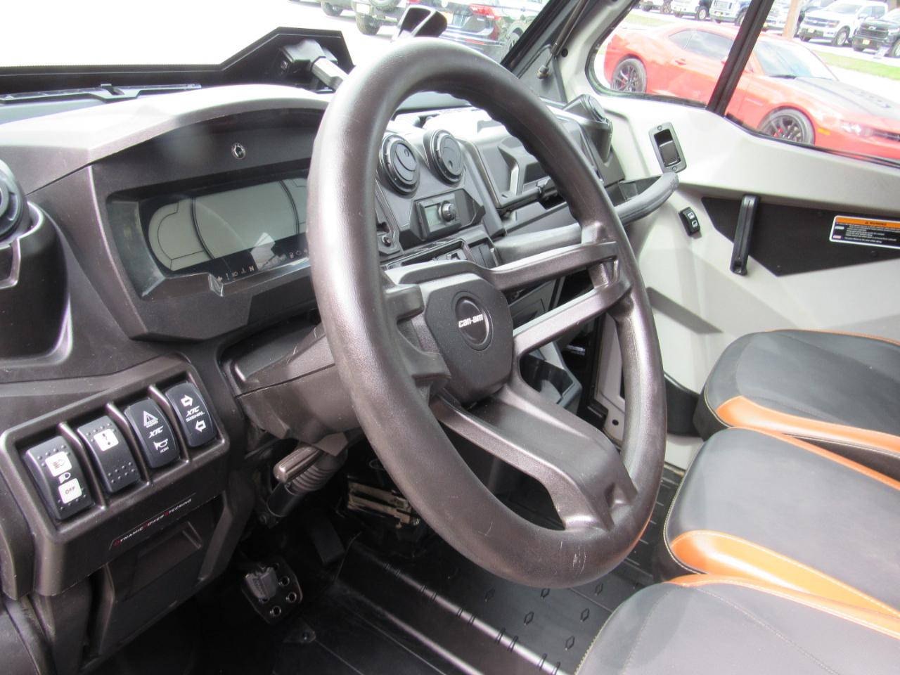 Can-Am Defender Limited Cab HD10  2021