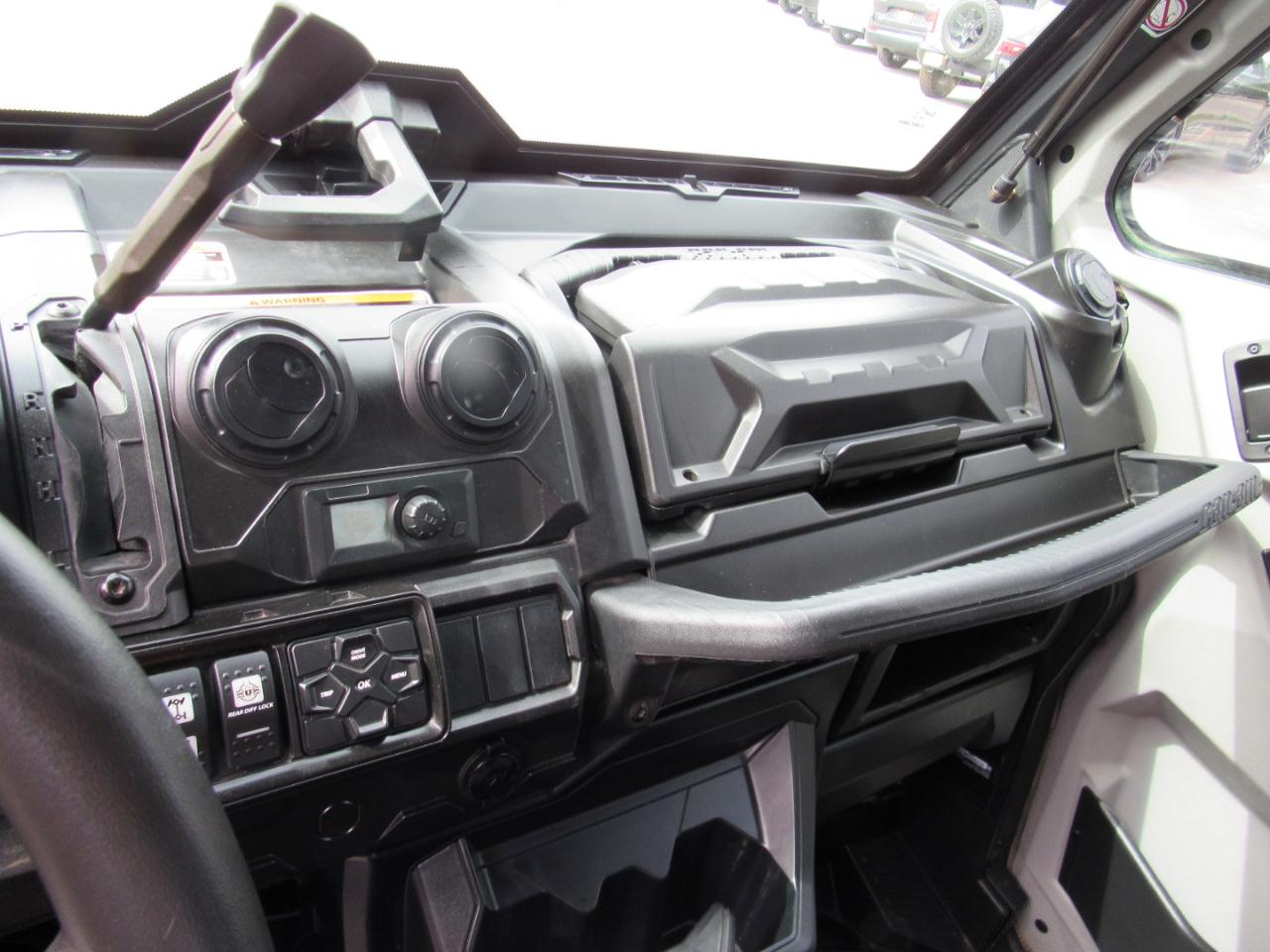 Can-Am Defender Limited Cab HD10  2021