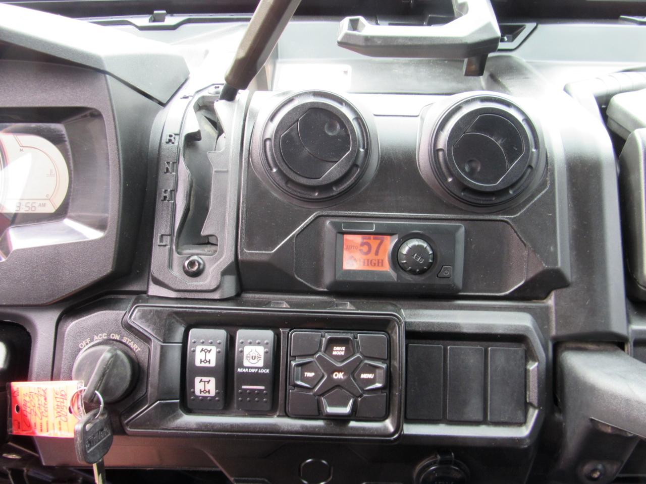 Can-Am Defender Limited Cab HD10  2021