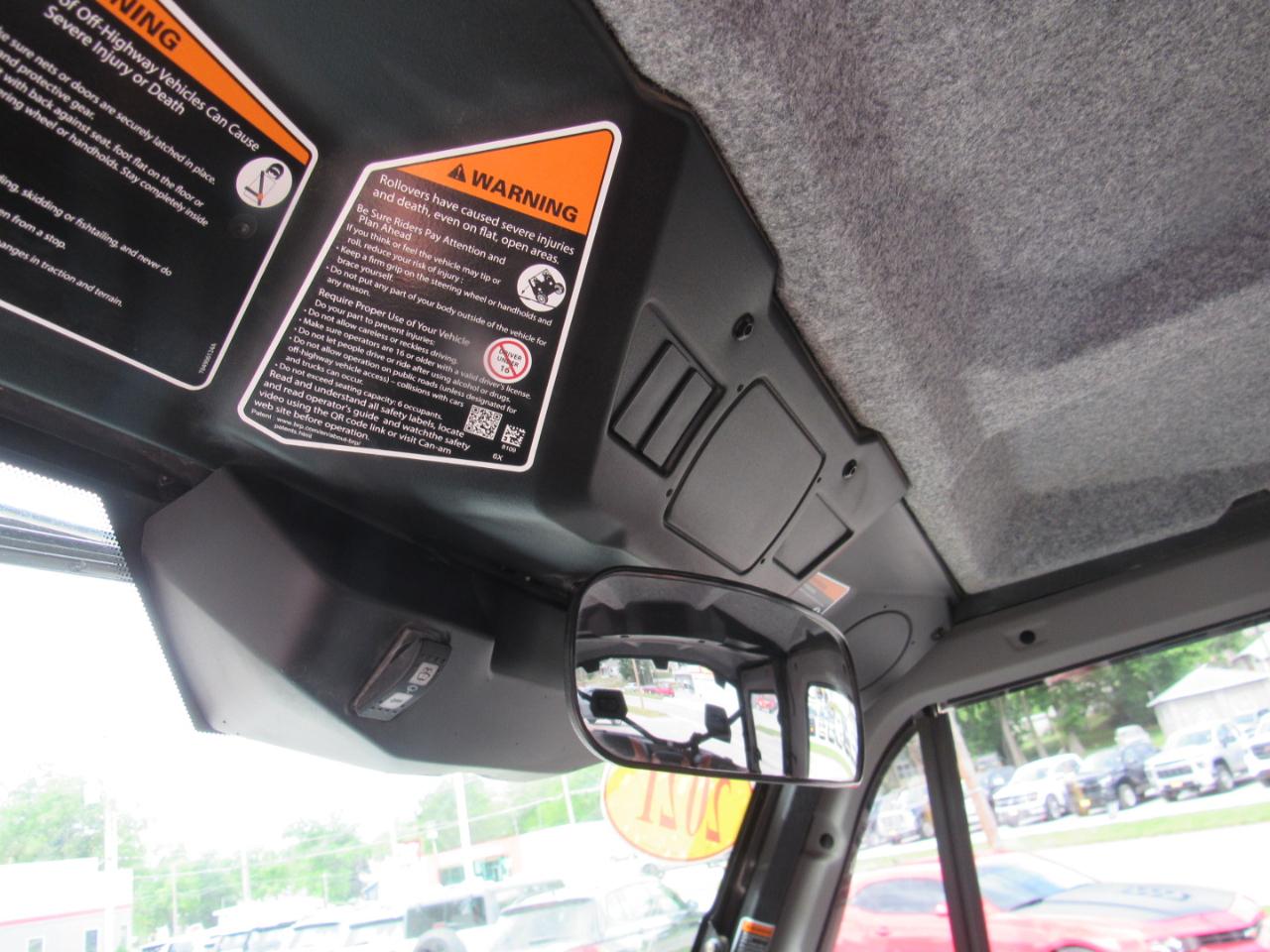 Can-Am Defender Limited Cab HD10  2021