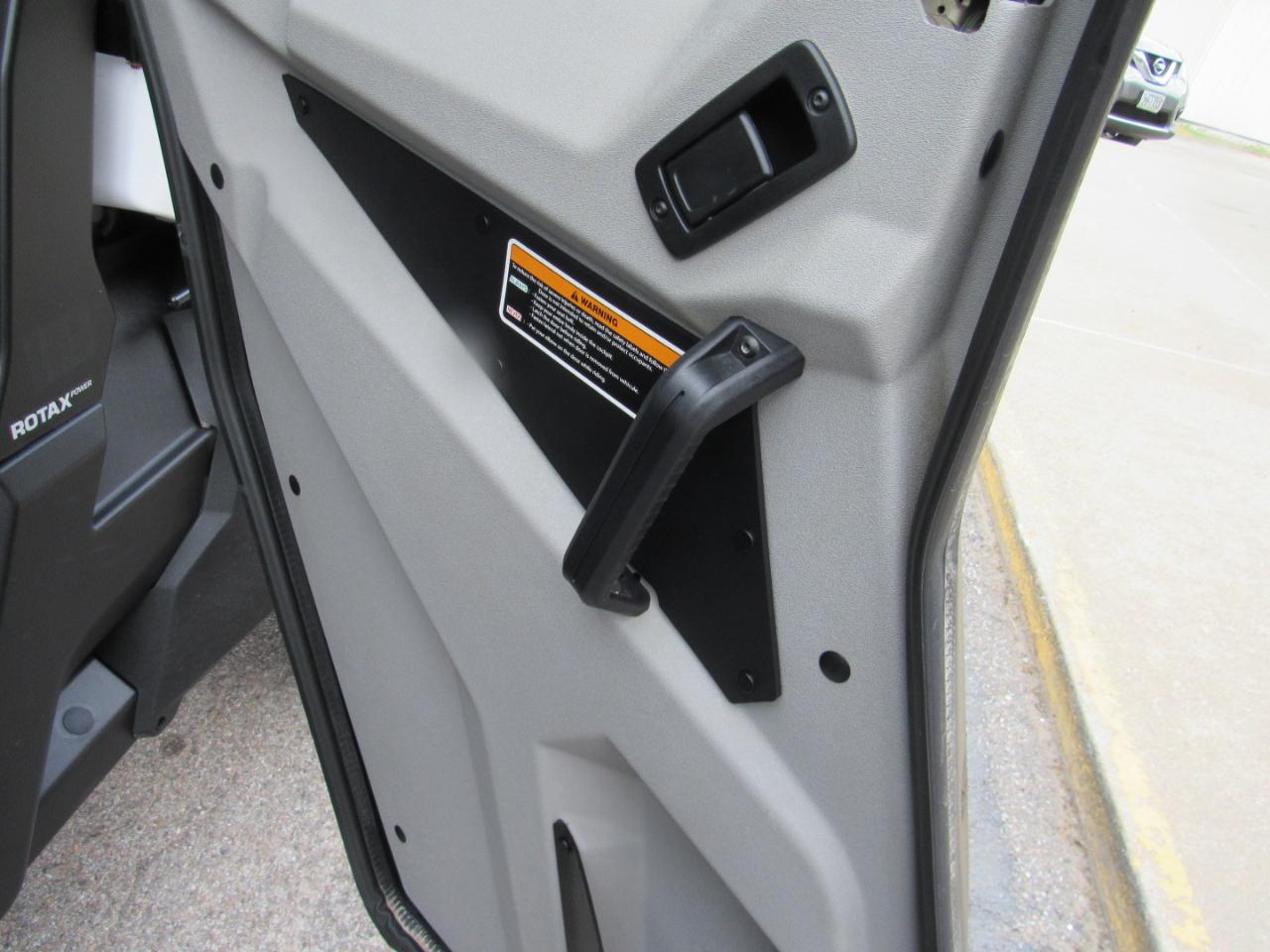 Can-Am Defender Limited Cab HD10  2021