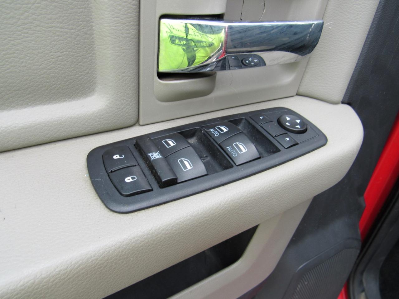 RAM 2500 Big Horn Crew Cab 4WD 2011