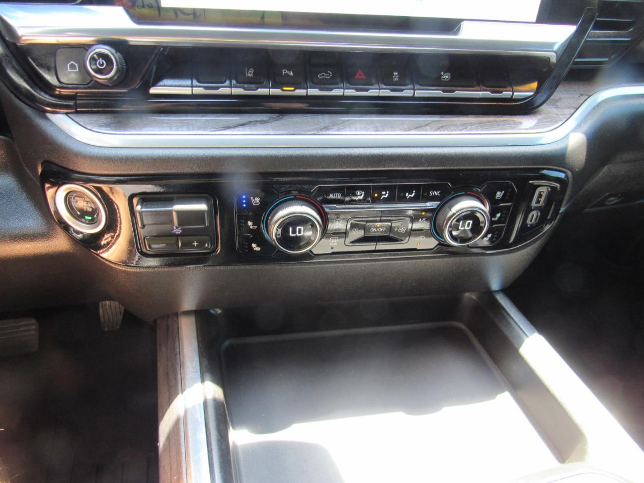 Chevrolet Silverado 2500HD LTZ Crew Cab 4WD 2025