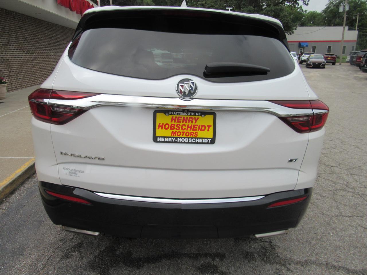 Buick Enclave  2021