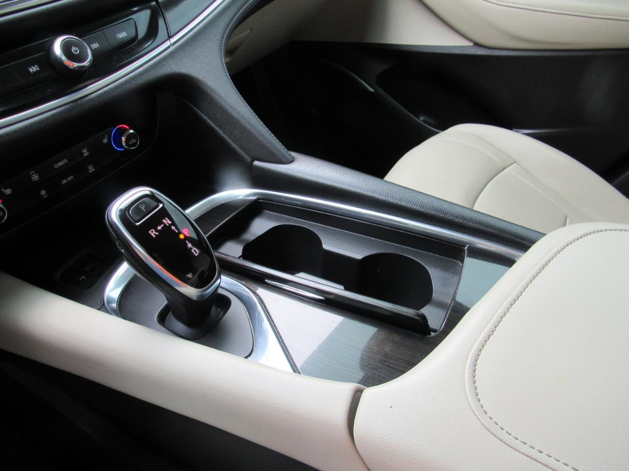 Buick Enclave  2021